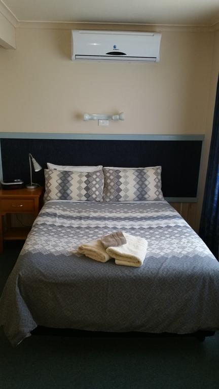 Kaniva Midway Motel Стая снимка