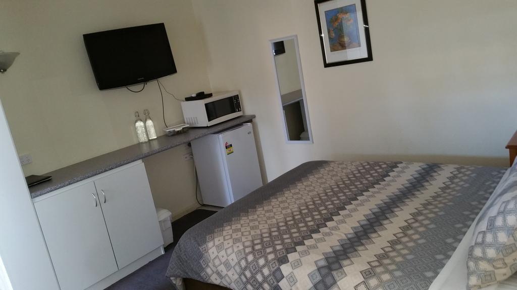 Kaniva Midway Motel Екстериор снимка