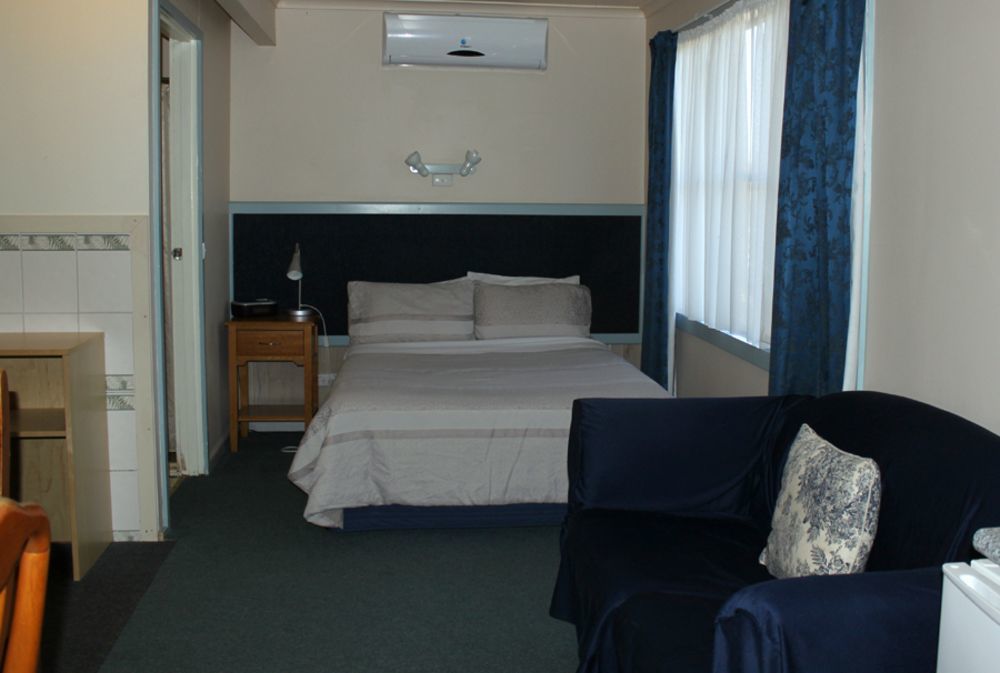 Kaniva Midway Motel Екстериор снимка
