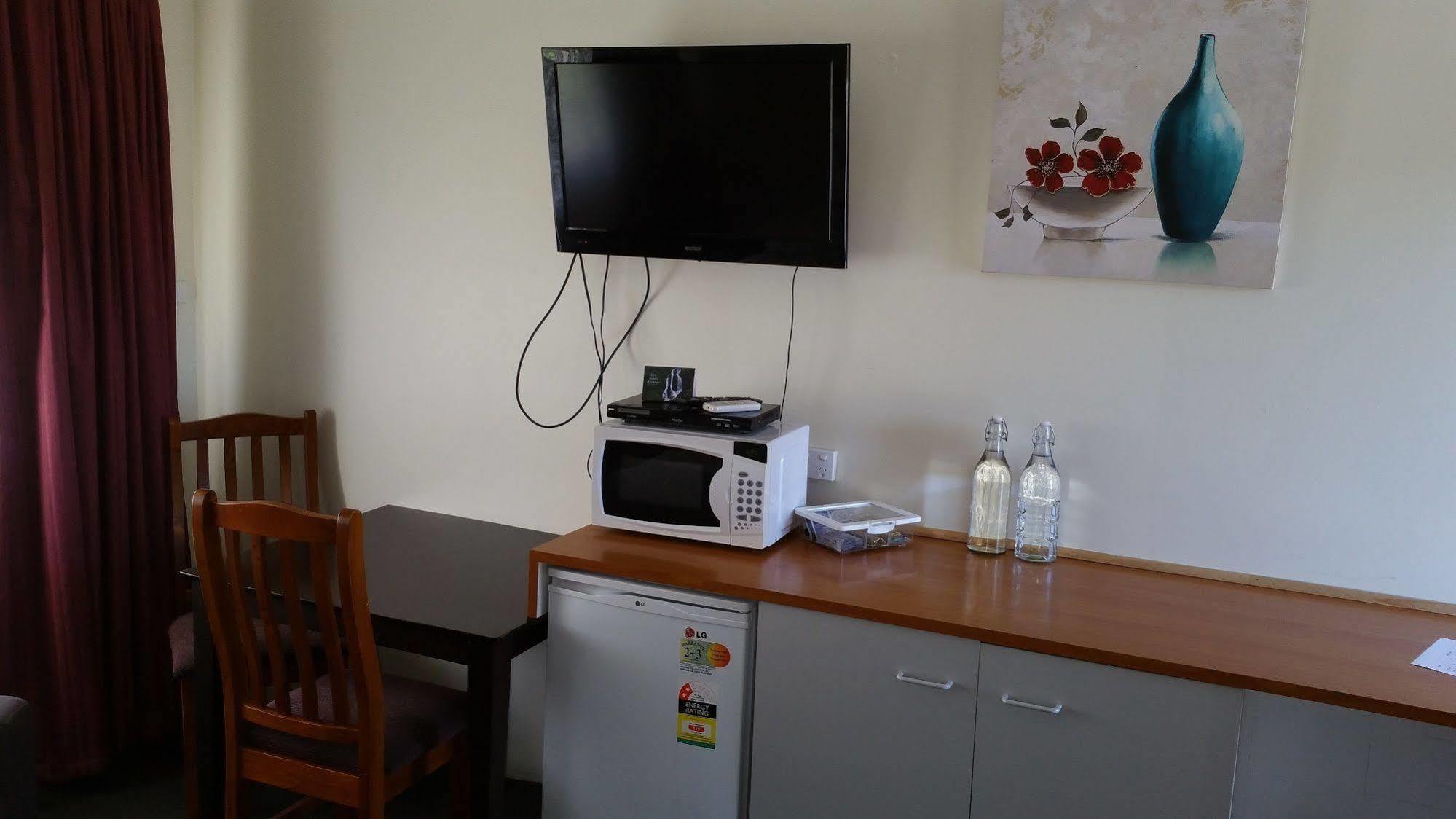 Kaniva Midway Motel Екстериор снимка