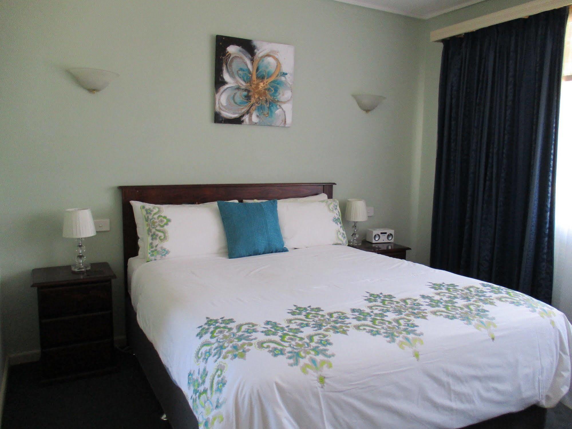 Kaniva Midway Motel Екстериор снимка