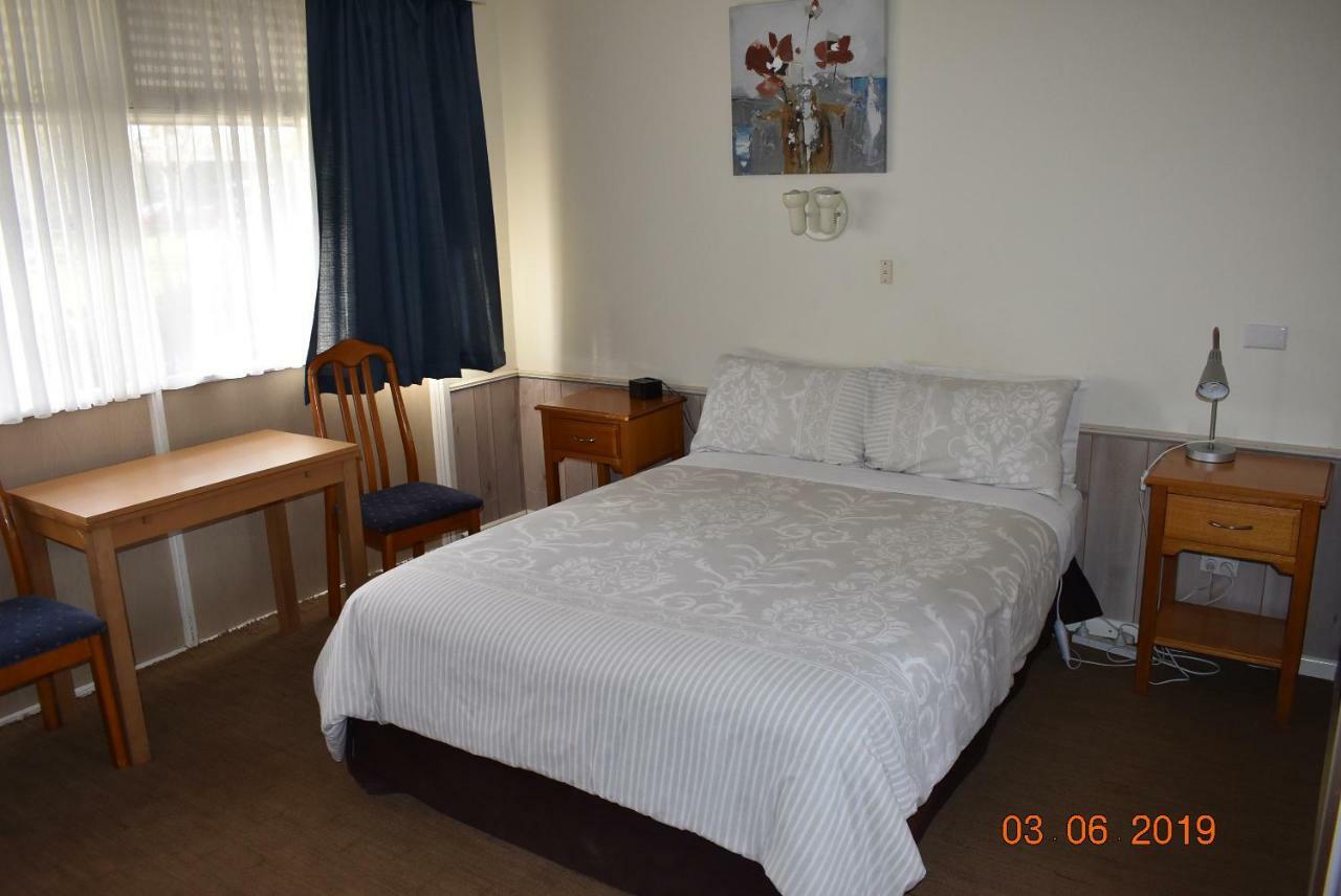 Kaniva Midway Motel Екстериор снимка